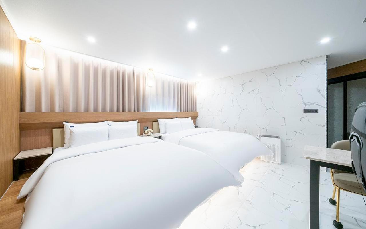 Rosy Hotel Cheongju Dış mekan fotoğraf