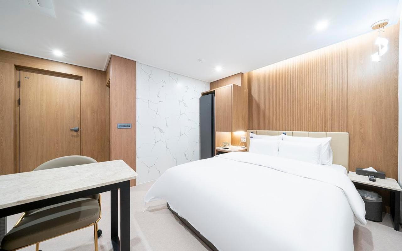 Rosy Hotel Cheongju Dış mekan fotoğraf
